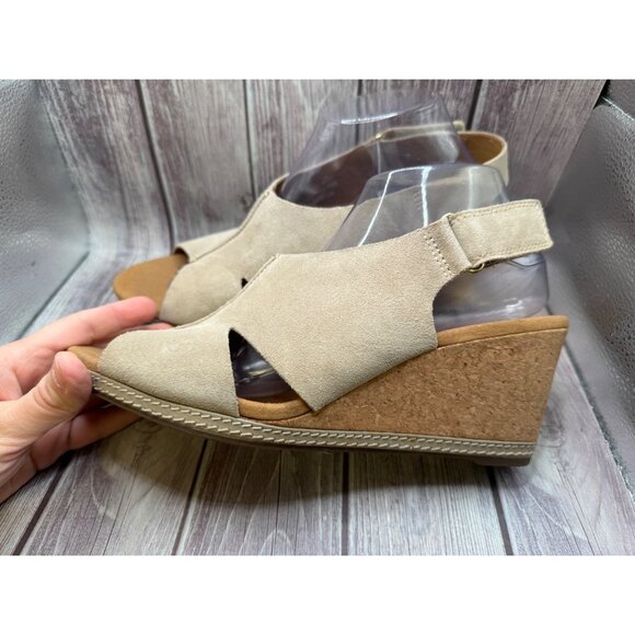 Clarks Collection Women's Beige Suede Ankle Strap Open Toe Wedge Sandal 11M M - Picture 5 of 10